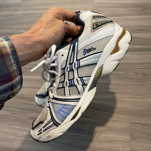 [SOLD] ASICS running shoes - Picture 5 of 7